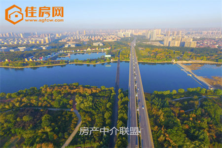 龙都圣龙别墅5室3厅3卫248万270m2出售